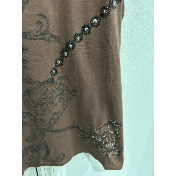 Brown Short-Sleeve V-Neck Graphic Tee Studded Lace-Up Detail - Picture 5 of 9